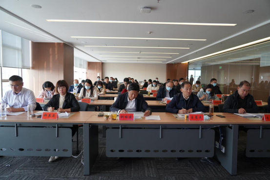 新聞稿：駐馬店市產(chǎn)業(yè)投資集團(tuán)有限公司召開“決戰(zhàn)決勝第四季度、奮力沖刺全年目標(biāo)”部署動員會（陳主任、主席修改版）981.png